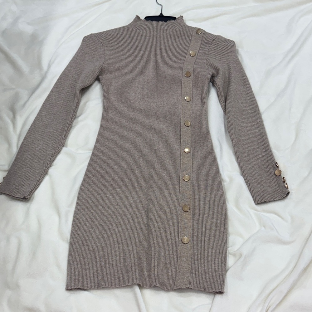 Elegant Button-Detail Knit Dress